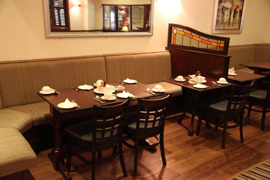 Dalton Inn Hotel Claremorris Buitenkant foto