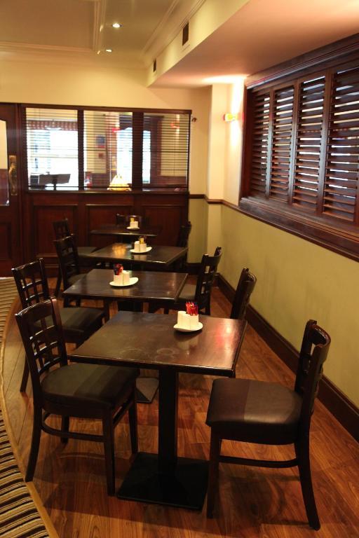 Dalton Inn Hotel Claremorris Buitenkant foto