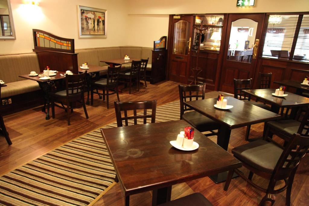 Dalton Inn Hotel Claremorris Buitenkant foto