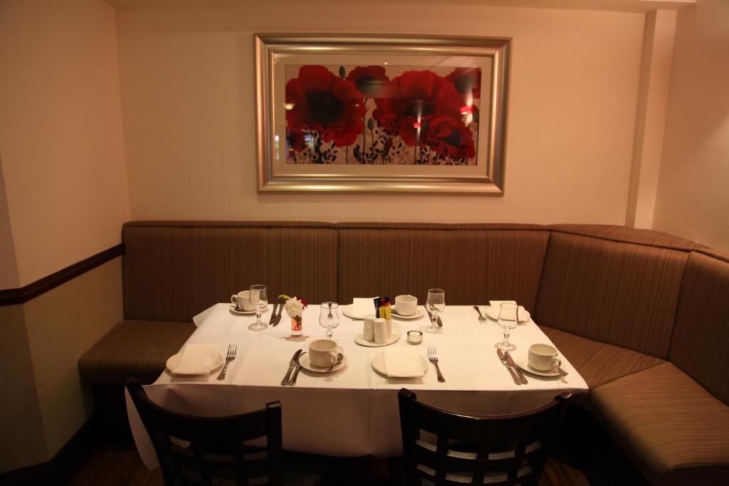 Dalton Inn Hotel Claremorris Buitenkant foto